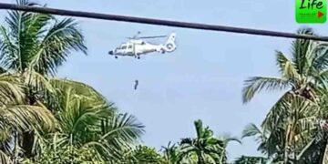 How Do Indian Helicopters Come Down From Above And Rescue Those Trapped In The Flood? This Is Angoda..!