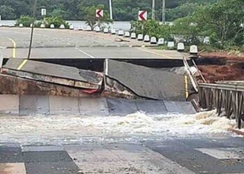 Mullaitivu–Nayaru Main Bridge Destroyed by Floods, Major Routes Severed