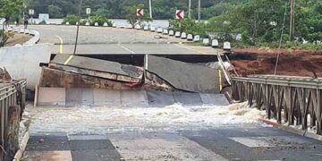 Mullaitivu–Nayaru Main Bridge Destroyed by Floods, Major Routes Severed