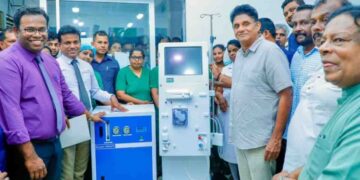 Even though Anura keeps saying ‘Please, stop…’, Sajith simply won’t! First he met with the ambassadors, and now he has started donating medical equipment through the ‘Husma’ program! Today he gave Chilaw Hospital a Rs. 4.6 million blood filtration machine and a mobile RO plant! Marawila Hospital also received a Rs. 4.6 million B-Braun Dialog+ Haemodialysis machine! Truly a great man!