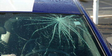 PickMe Taxi Attacked by Three-Wheeler Drivers in Ella Tourist Area