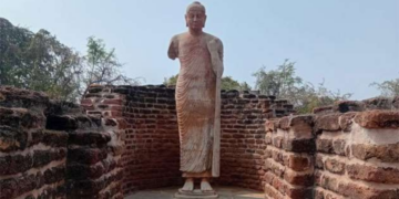 Ancient Sinhala Vihare in Nagarjunasagar Attracts Sri Lankan Buddhists