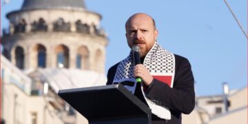 Istanbul’s Galata Bridge Becomes Symbol of Solidarity With Palestine