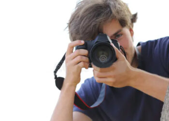 Tension at Lawyers’ Protest Over Police Officer Secretly Taking Photos