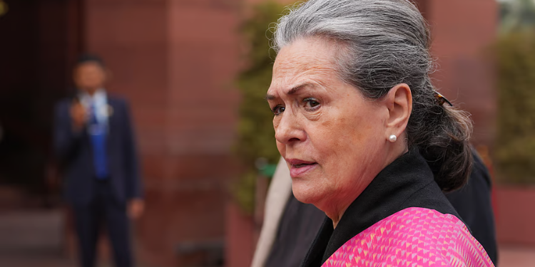 Sonia Gandhi Admitted to Sir Ganga Ram Hospital in New Delhi, Rahul and Priyanka Gandhi by Her Side