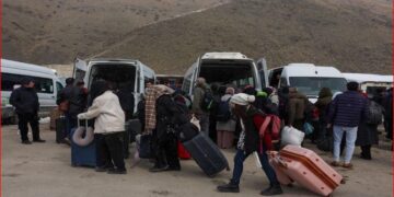 War Fears Drive Iranians Into Türkiye as Border Crossings Resume