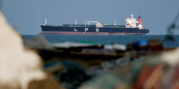 India Emerges as Key Energy Lifeline for Neighbours Amid Iran Conflict