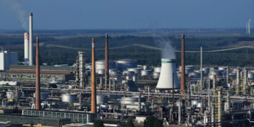 Sri Lanka Reaches Deal with Russia to Begin Oil Supplies from Mid-April