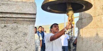 Namal Rajapaksa Pays Homage During Visit to Sri Lanka
