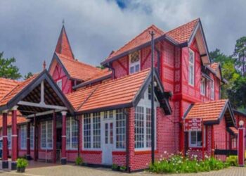 Mystery Over Missing Lightning Conductor at Historic Nuwara Eliya Post Office Sparks Controversy