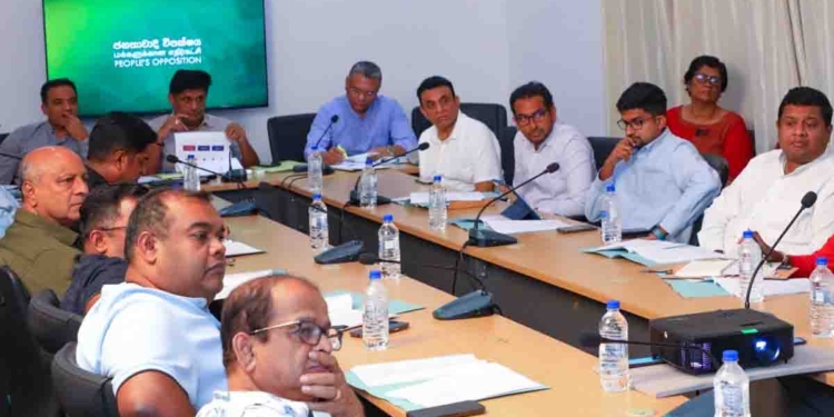 Tax Experts, Business Leaders and Industry Professionals Rush to Opposition Leader’s Office! Major Discussion Held on Government’s New ‘Threat Tax’! This Tax Drive Challenges Judicial Authority Too! VIDEO & PHOTOS | Sri Lanka Latest News