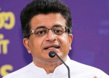 Udaya Gammanpila Seeks Meeting with Bribery Commission Over Release of 323 Uninspected Containers