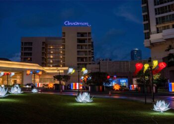 Cinnamon Grand Colombo Illuminates Vesak with Its First-Ever Thorana
