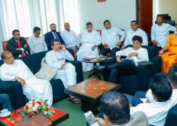 Opposition to Hold Emergency Talks Over Dollar Surge and Rupee Depreciation Impact