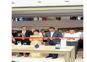 Singer Unveils First HONOR Experience Store at One Galle Face