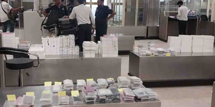 Over 300 Illegal Smartphones Worth Rs. 50 Million Seized in Kollupitiya Raid