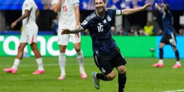 Argentina stun England with late goals to reach World Cup final