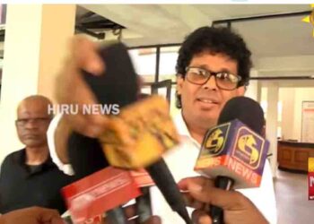 Government Begins to Hate the Media? Lalkantha Covers the Camera; Wasantha Samarasinghe Removes the Microphone! VIDEO I Sri Lanka Latest News